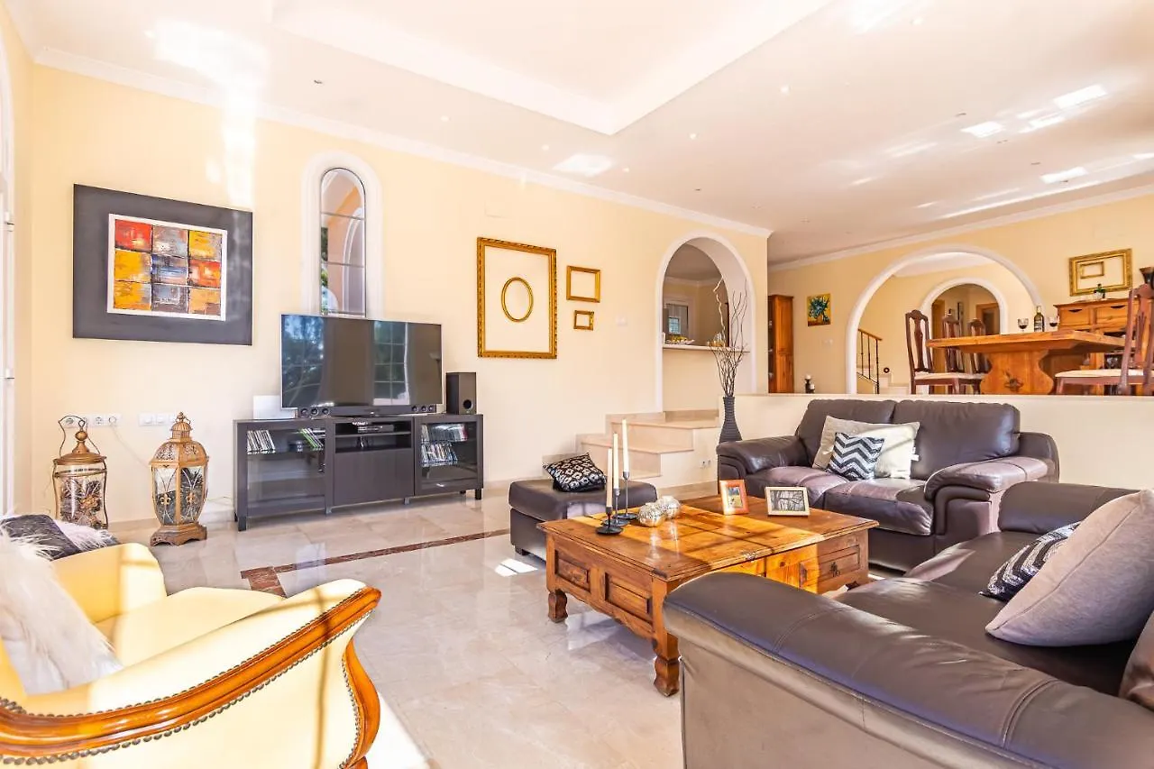 Fuengirola Villa Majestic Mijas 0*,  İspanya